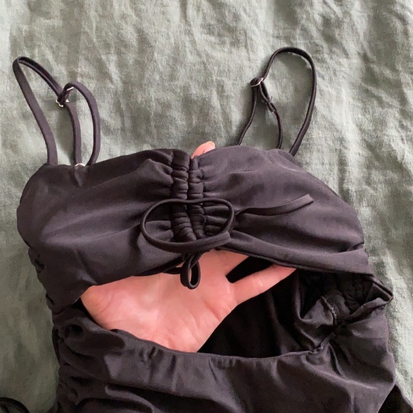 Ruched cutout high leg black one piece bikini - Picture 2 of 5